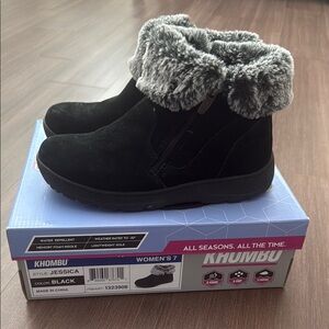 Khombu Black Ankle Boots with Faux Fur Cuff